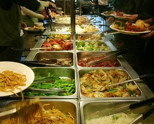 Kinarestaurang med dagens lunch och takeaway
